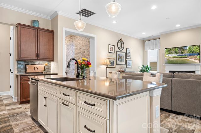 7142 Hanging Rock Court, Denver, NC 28037