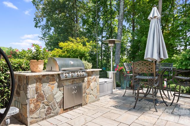 7142 Hanging Rock Court, Denver, NC 28037