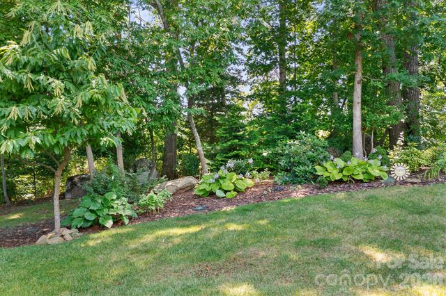 7142 Hanging Rock Court, Denver, NC 28037
