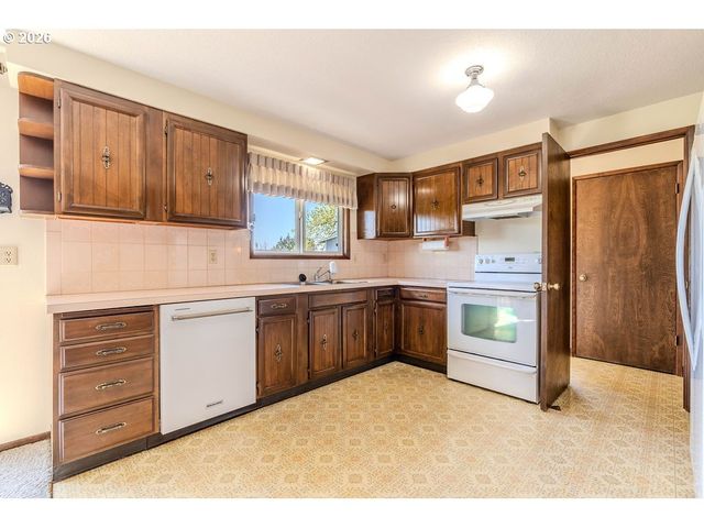 17820 Se EMI St, Damascus, OR 97089