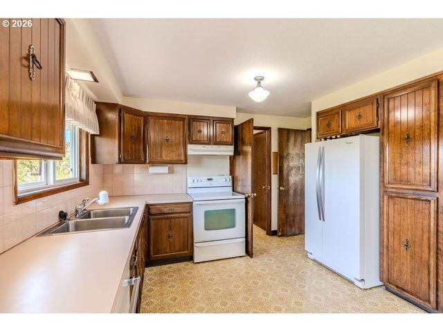 17820 Se EMI St, Damascus, OR 97089