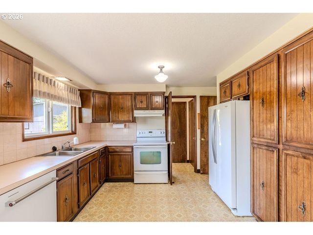 17820 Se EMI St, Damascus, OR 97089