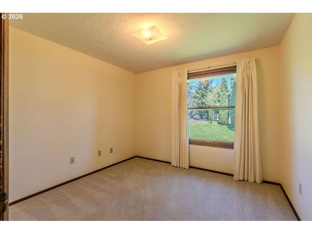 17820 Se EMI St, Damascus, OR 97089