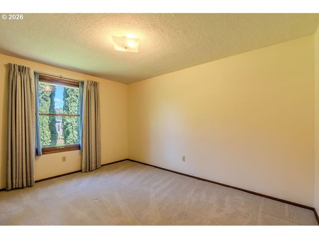 17820 Se EMI St, Damascus, OR 97089