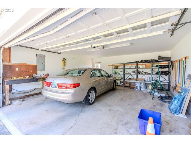 17820 Se EMI St, Damascus, OR 97089