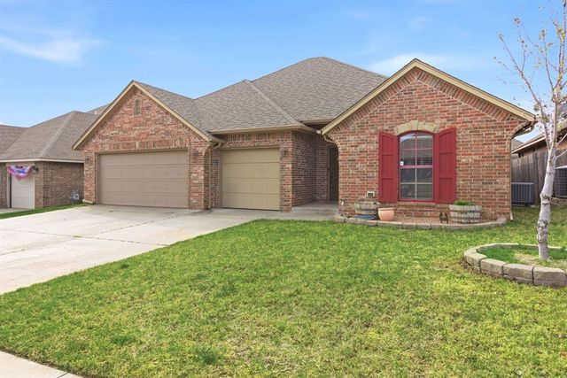 1812 NE 1st Street, Moore, OK 73160