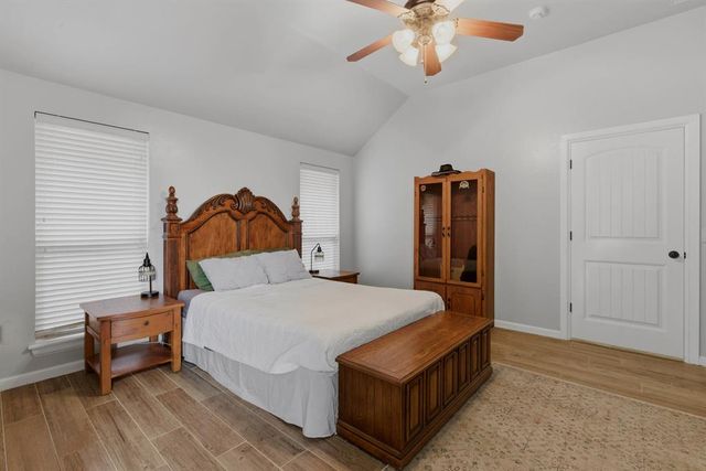 1812 NE 1st Street, Moore, OK 73160