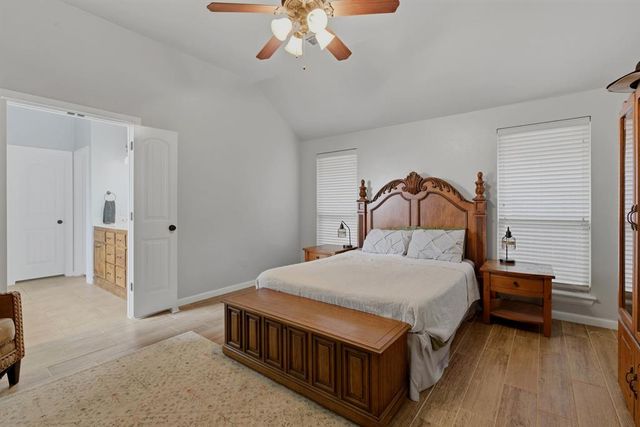 1812 NE 1st Street, Moore, OK 73160