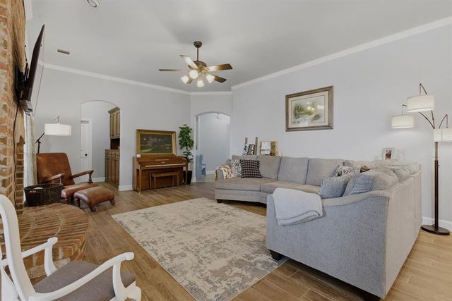 1812 NE 1st Street, Moore, OK 73160
