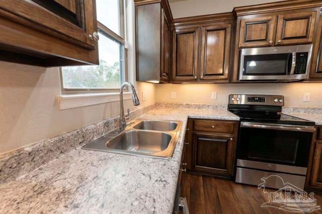 1060 Bretts Way, Cantonment, FL 32533