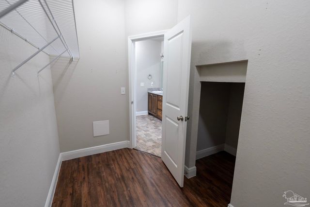 1060 Bretts Way, Cantonment, FL 32533