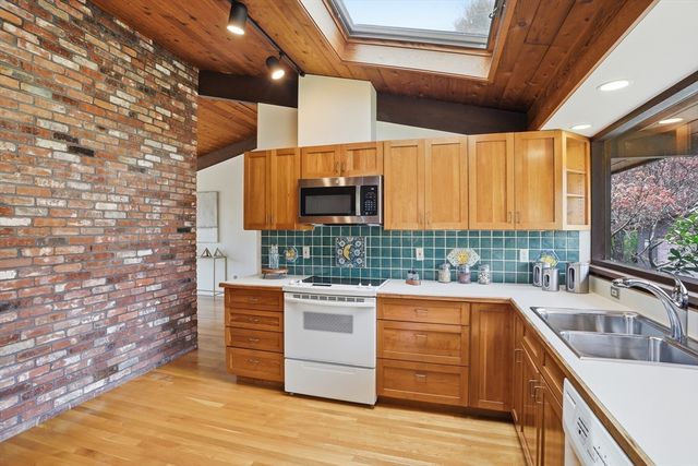 262 South Street, Carlisle, MA 01741
