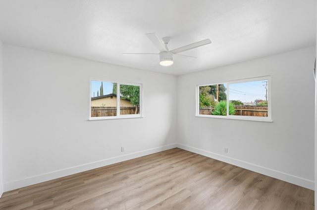 524 E Cypress Avenue, Visalia, CA 93292