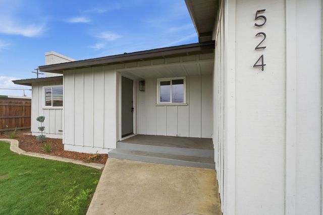 524 E Cypress Avenue, Visalia, CA 93292