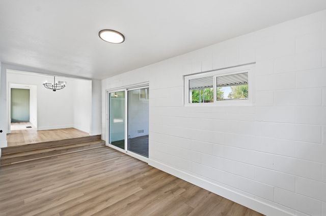 524 E Cypress Avenue, Visalia, CA 93292