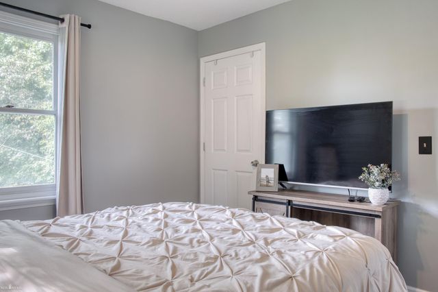 280 W Henderson Road, Owosso, MI 48867