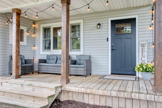 280 W Henderson Road, Owosso, MI 48867
