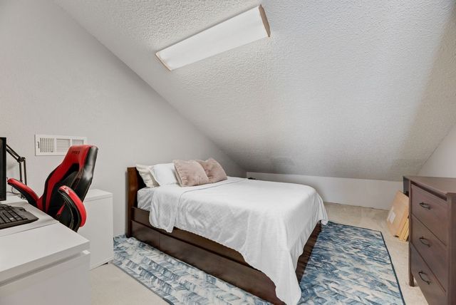 510 Willow Creek Court, Arlington, TX 76011