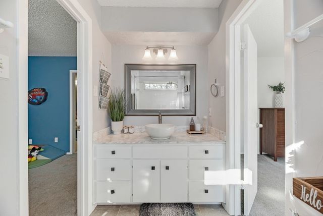 510 Willow Creek Court, Arlington, TX 76011