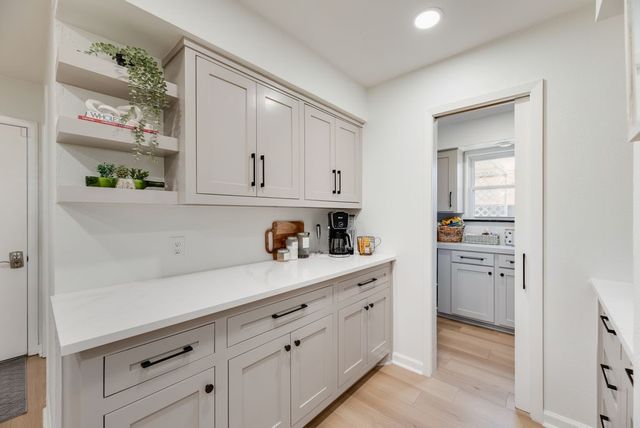 510 Willow Creek Court, Arlington, TX 76011