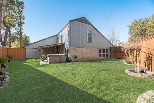 510 Willow Creek Court, Arlington, TX 76011