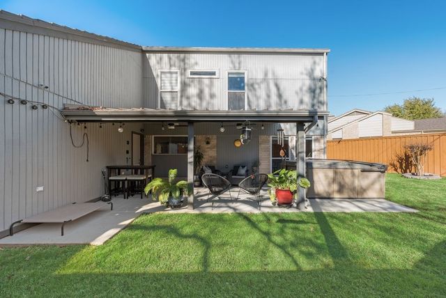 510 Willow Creek Court, Arlington, TX 76011