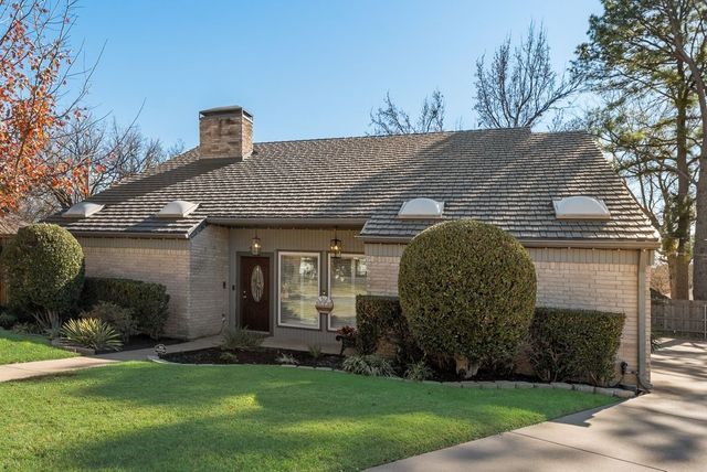 510 Willow Creek Court, Arlington, TX 76011