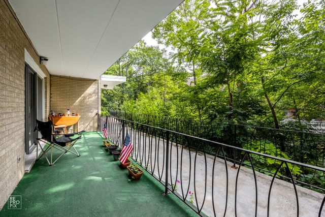 8604 W 95 Place 102, Hickory Hills, IL 60457