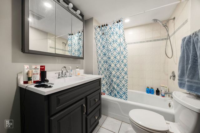 8604 W 95 Place 102, Hickory Hills, IL 60457