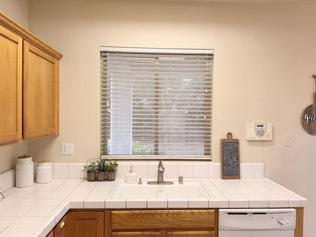 1006 Tioga Ct, Lincoln, CA 95648