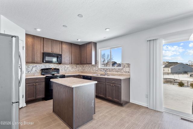 149 Mountain Stone Ct, Shepherdsville, KY 40165