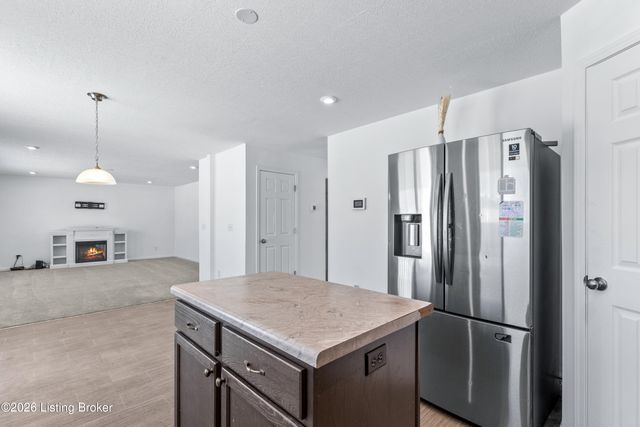 149 Mountain Stone Ct, Shepherdsville, KY 40165