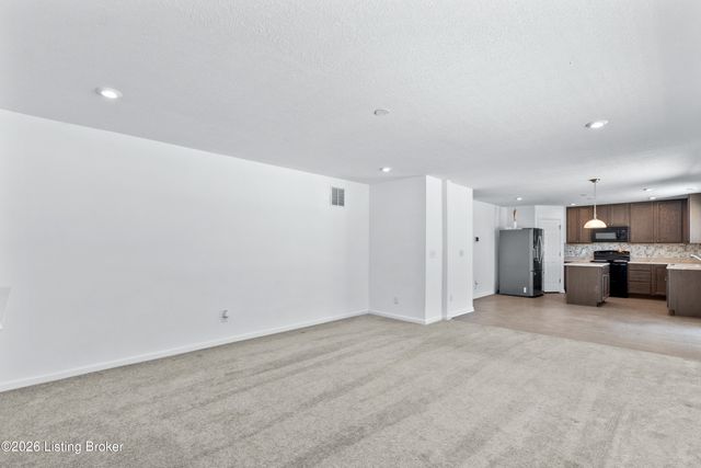 149 Mountain Stone Ct, Shepherdsville, KY 40165