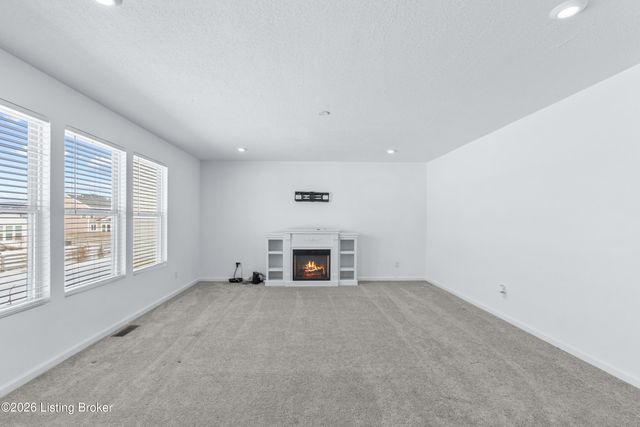 149 Mountain Stone Ct, Shepherdsville, KY 40165