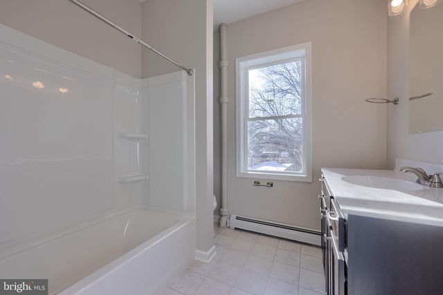 926 E MARKET ST, York, PA 17403