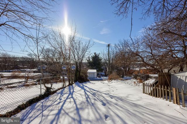 926 E MARKET ST, York, PA 17403