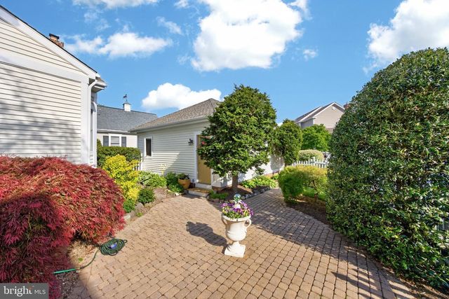 628 HUNTINGTON DR, Downingtown, PA 19335