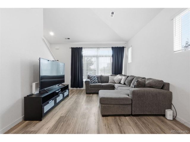 21845 E 44th Pl, Aurora, CO 80019
