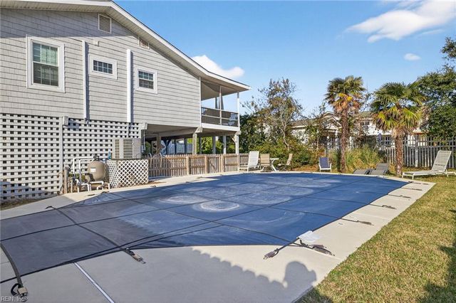 2244 Sandpiper RD, Virginia Beach, VA 23456