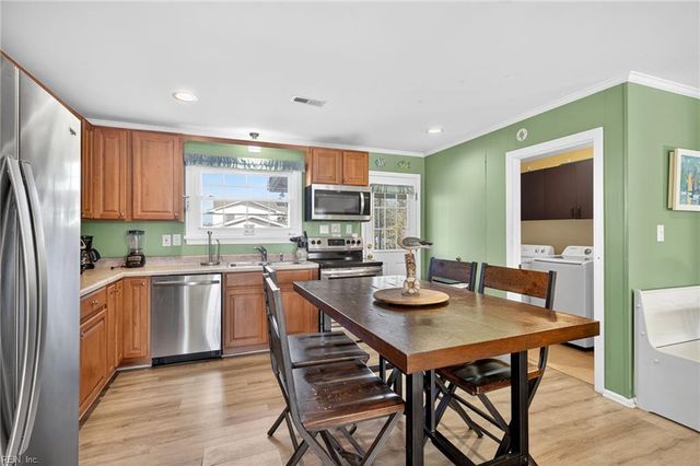 2244 Sandpiper RD, Virginia Beach, VA 23456