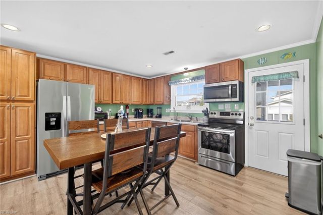 2244 Sandpiper RD, Virginia Beach, VA 23456