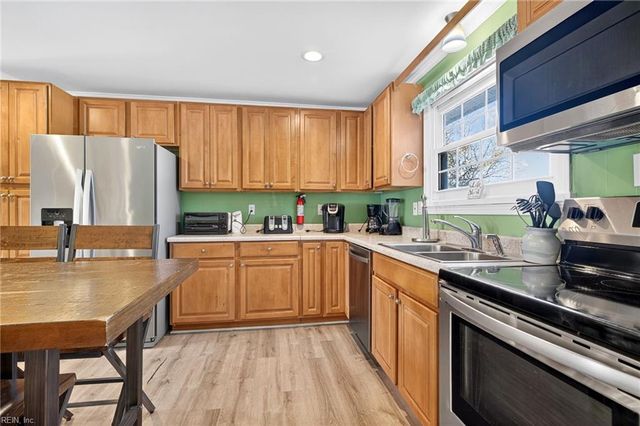 2244 Sandpiper RD, Virginia Beach, VA 23456