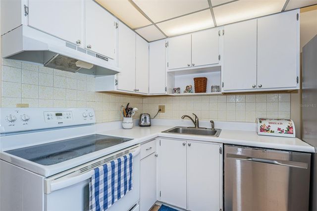 4915 BAY STREET NE 126, St Petersburg, FL 33703