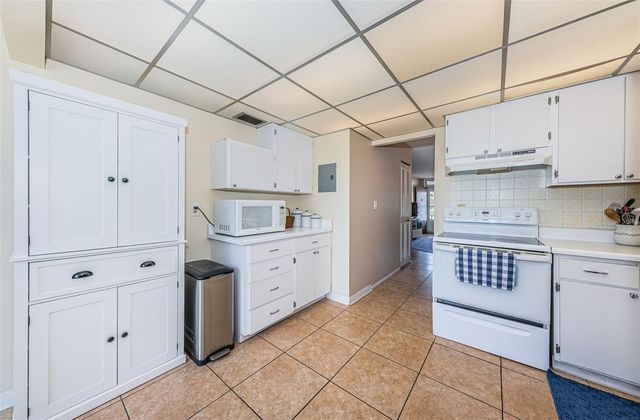 4915 BAY STREET NE 126, St Petersburg, FL 33703