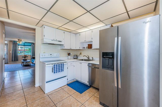 4915 BAY STREET NE 126, St Petersburg, FL 33703