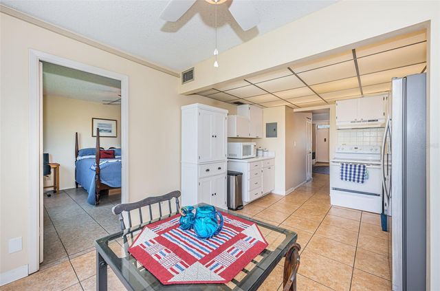 4915 BAY STREET NE 126, St Petersburg, FL 33703