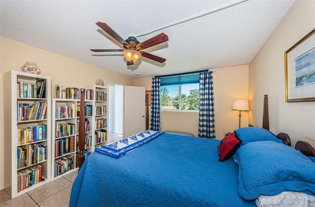 4915 BAY STREET NE 126, St Petersburg, FL 33703