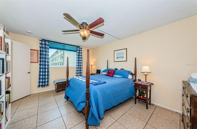 4915 BAY STREET NE 126, St Petersburg, FL 33703