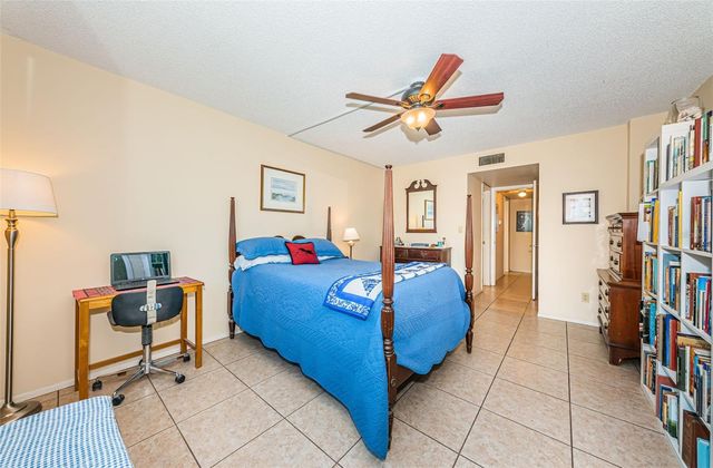 4915 BAY STREET NE 126, St Petersburg, FL 33703