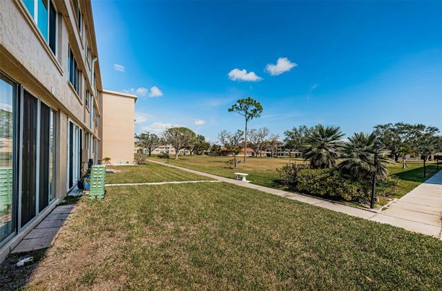 4915 BAY STREET NE 126, St Petersburg, FL 33703